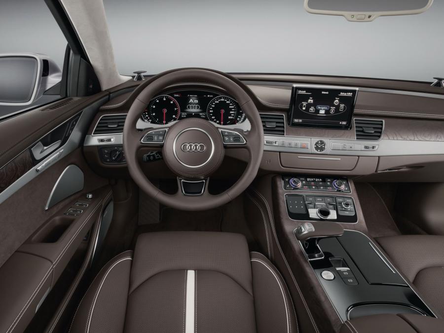 Торпедо Audi A8 TFSI Quattro (D4) 2013 года  (WW) (фото 9 из 10)